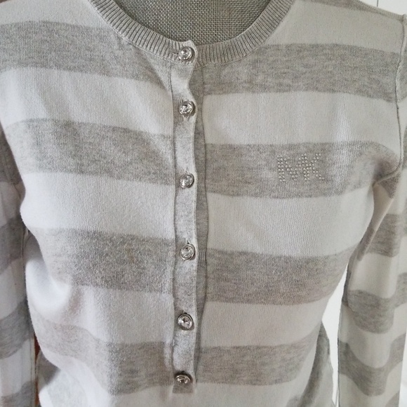 Top - Picture 2 of 8